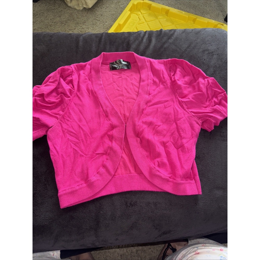 Women's‎ Size Large Sweater By Rachel Rachel Magenta With Lock Closure